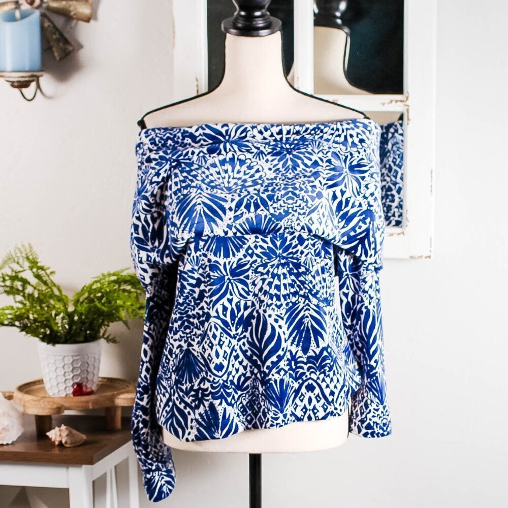 Lilly Pulitzer Belinda Pullover Top Blue White Print Velour Size M